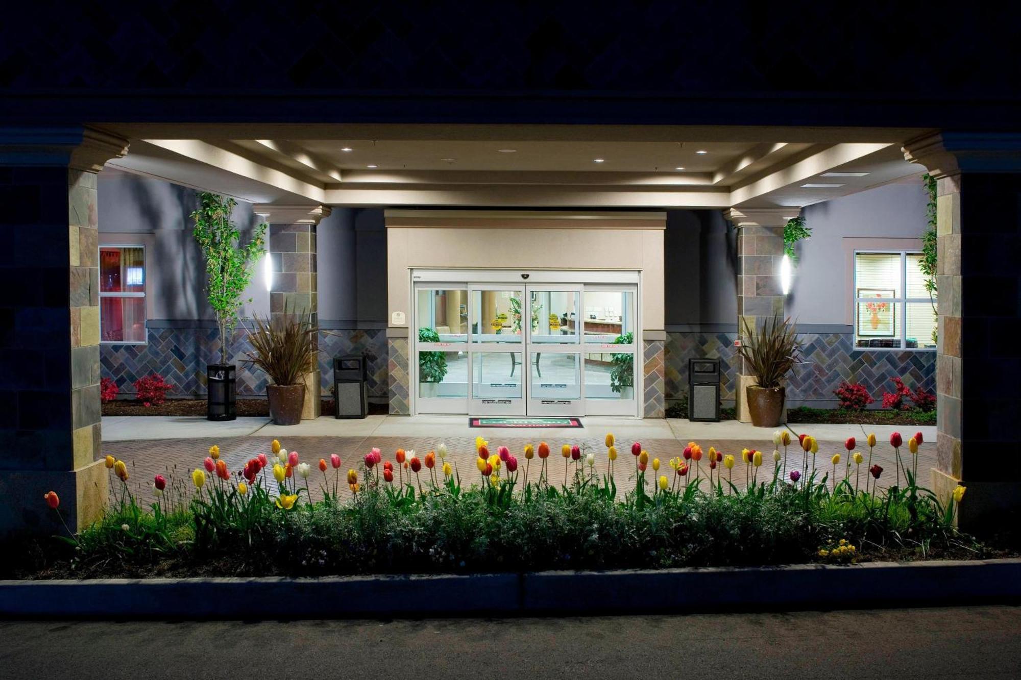 Courtyard By Marriott Seattle Kirkland Hotel Exterior photo